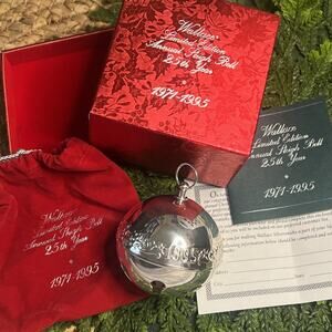 Wallace Sleigh Bell 1971-1995 25th Anniversary Edition Silver Plate + Box & Bag
